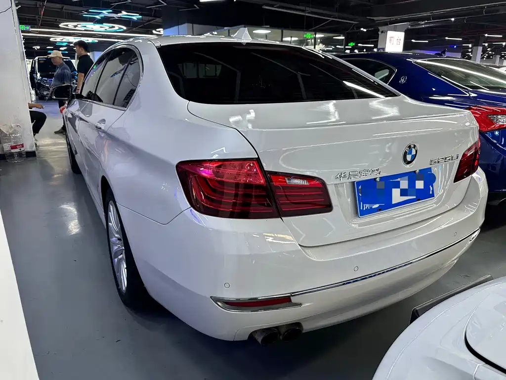 BMW 5 Series 2015 — фото 15