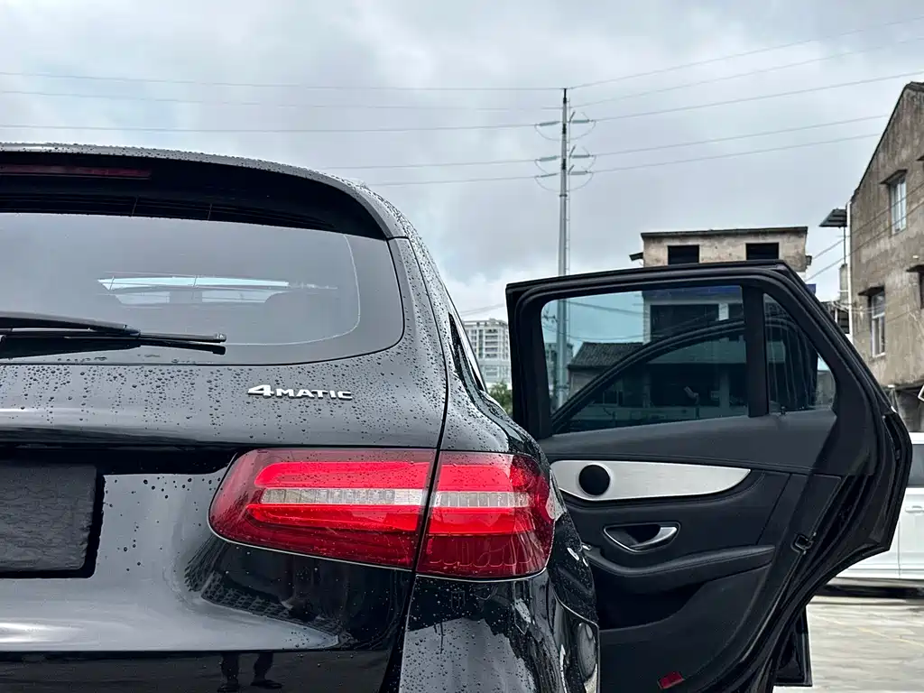 Mercedes-Benz GLC 2018 — фото 20