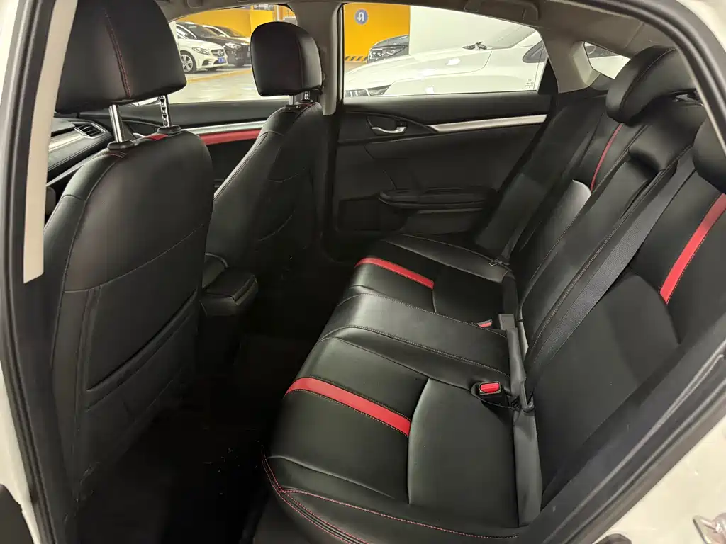 Honda Civic 2020 — фото 10