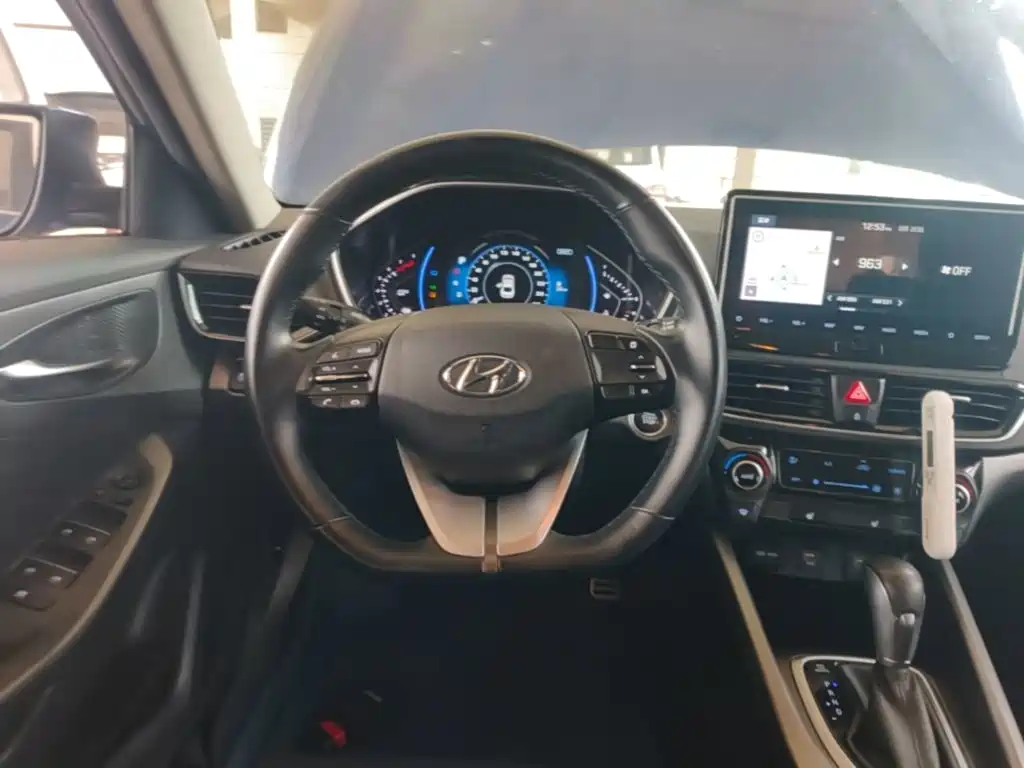 Hyundai Festa 2019 — фото 11