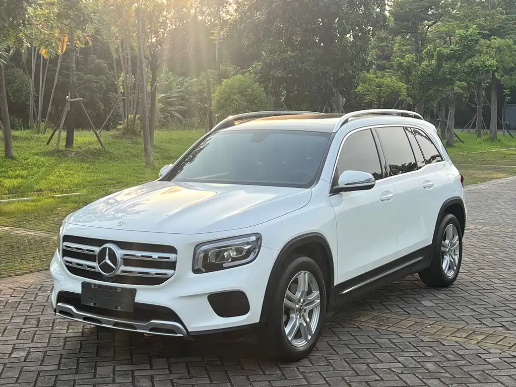 Mercedes-Benz GLB 2023