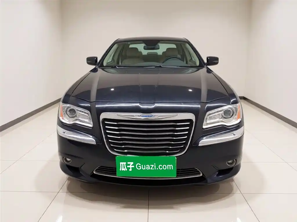 Chrysler 300C 2014 — фото 2