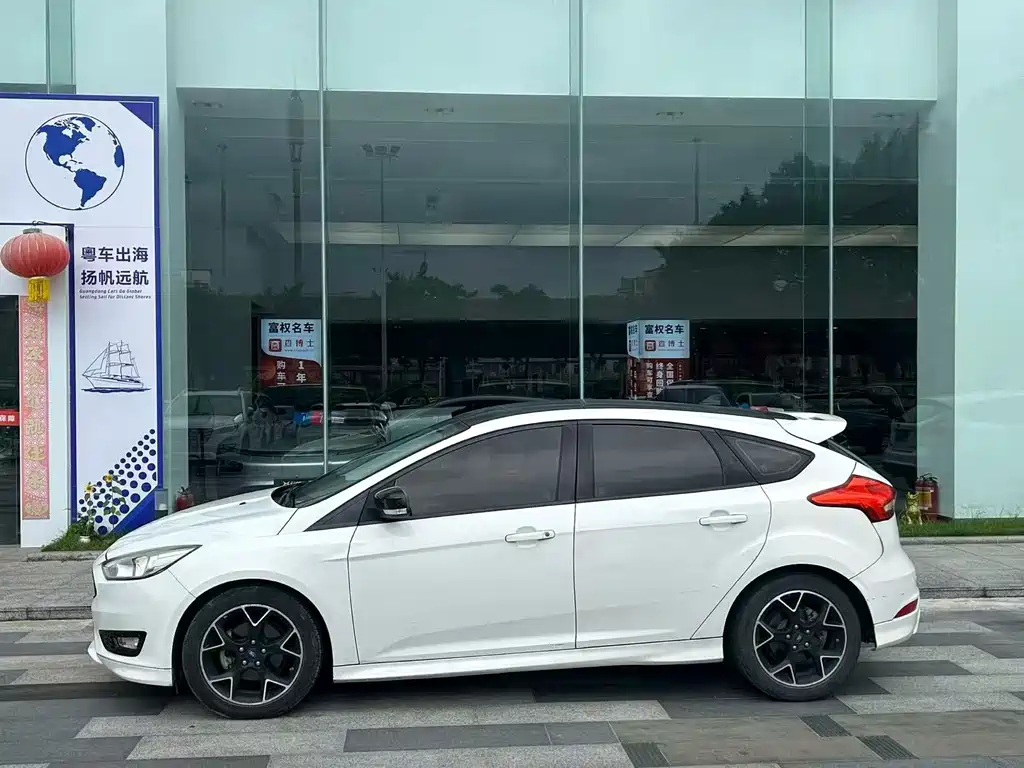Ford Focus 2017 — фото 2