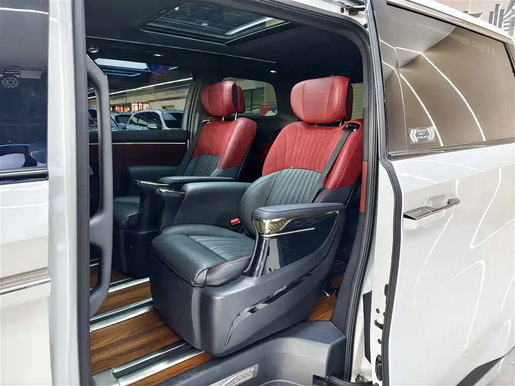 GAC Motor Trumpchi M8 2023 — фото 18
