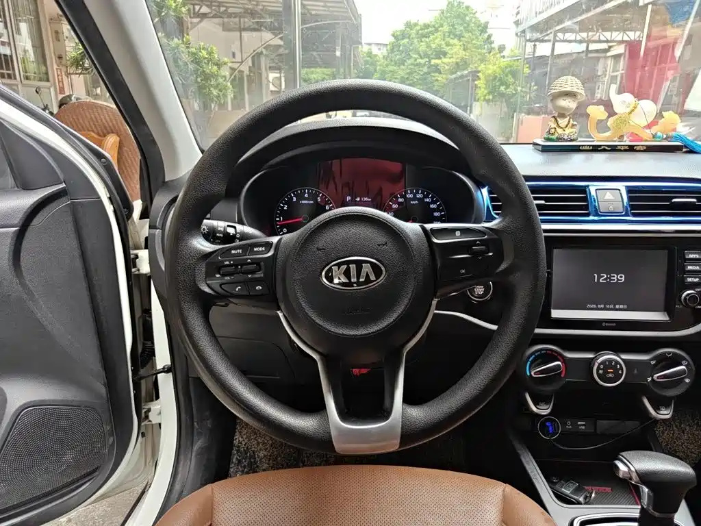 Kia KX CROSS 2017 — фото 11