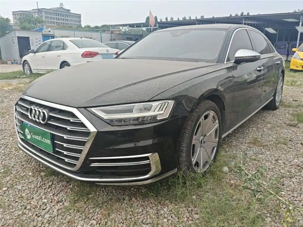 Audi A8 2021 — фото 2