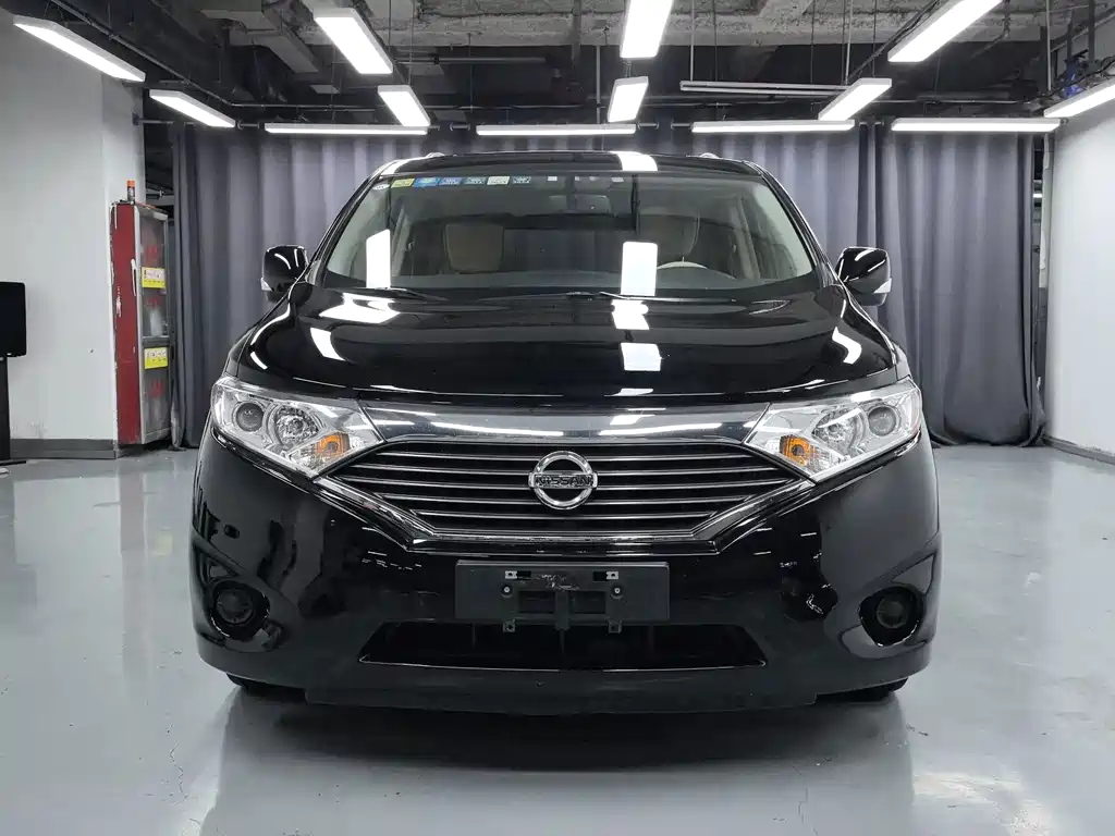 Nissan Quest 2013 — фото 2