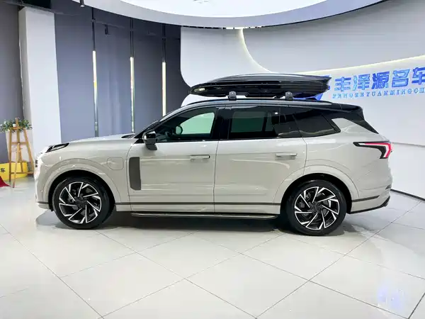 Lynk & Co 09 EM-P 2022