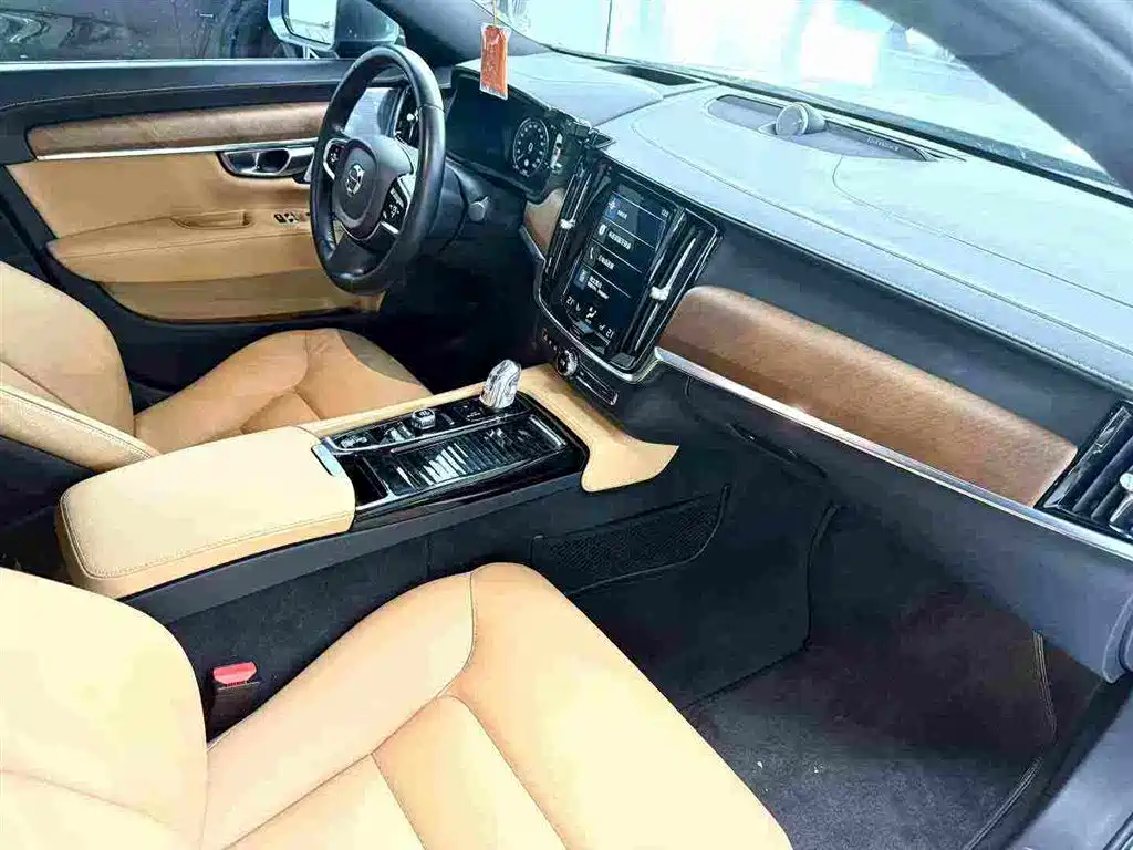 Volvo S90 Plug-In Hybrid 2018 — фото 9