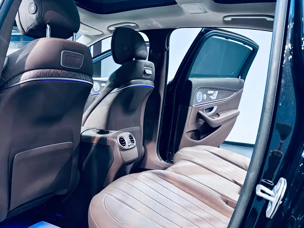 Mercedes-Benz E-Class 2020 — фото 15