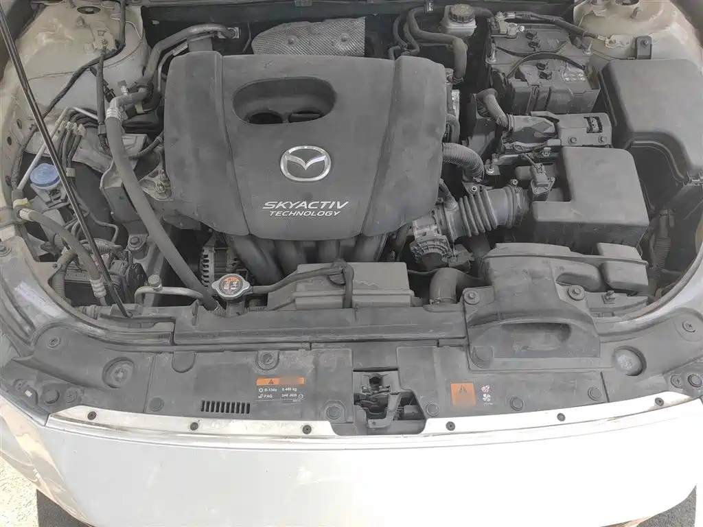 Mazda 3 Axela 2018 — фото 11