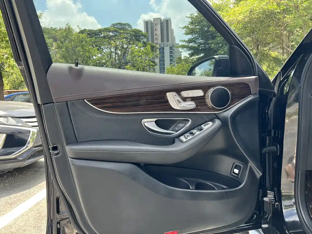 Mercedes-Benz GLC 2019 — фото 13