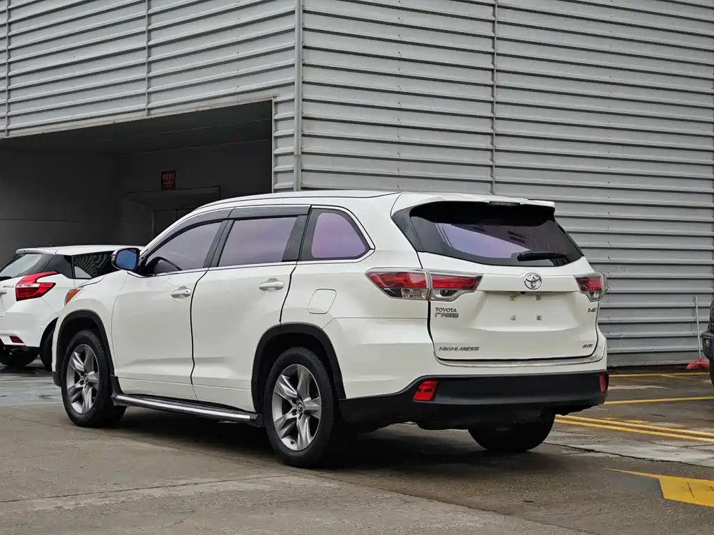 Toyota Highlander 2016 — фото 4
