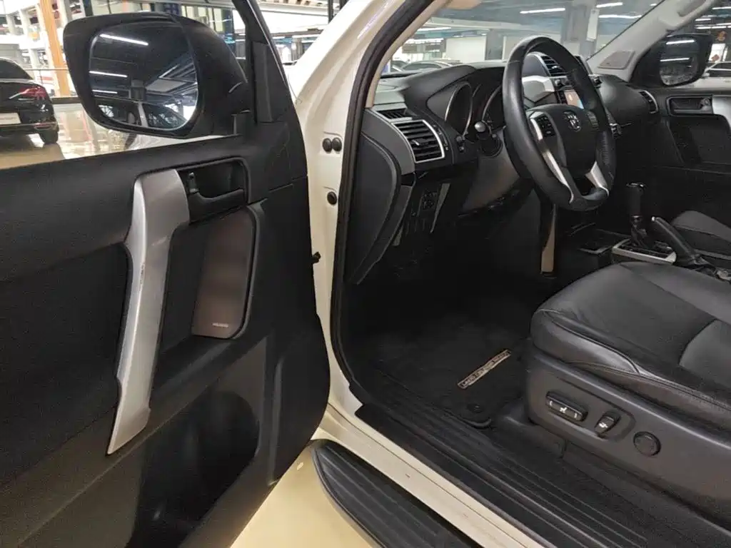 Toyota Prado 2017 — фото 16