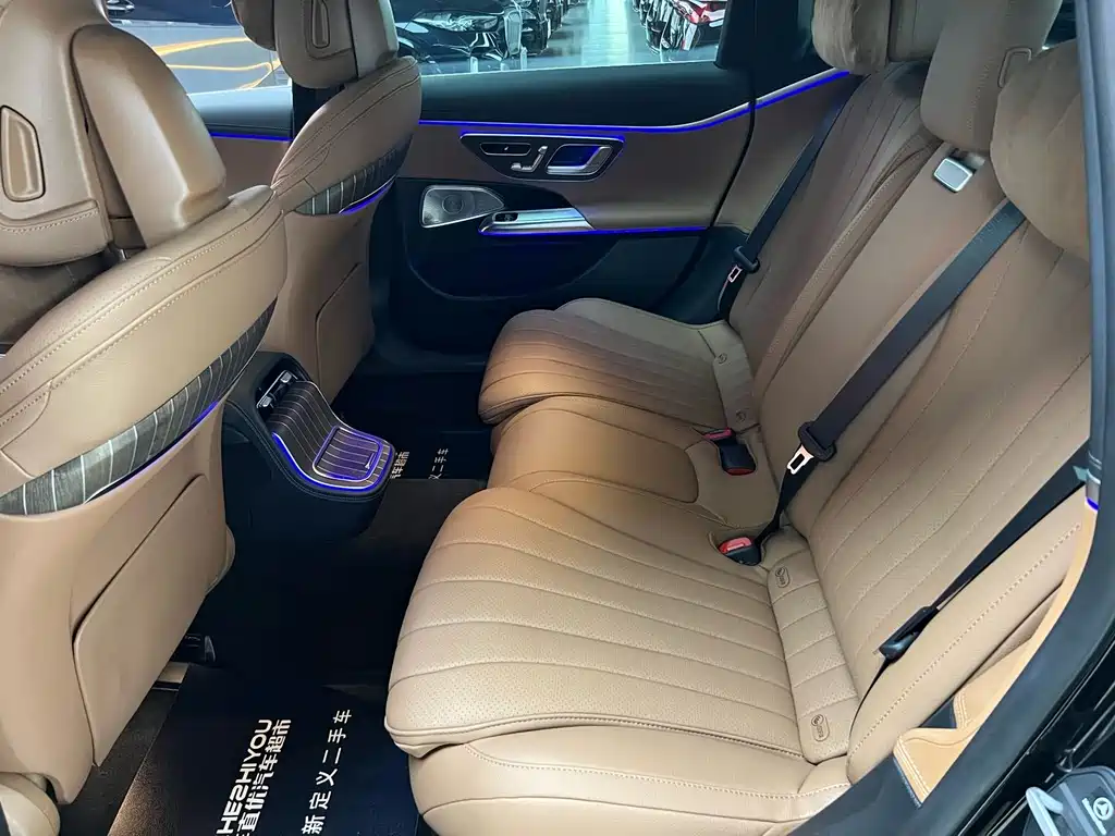 Mercedes-Benz E-Class 2025 — фото 10