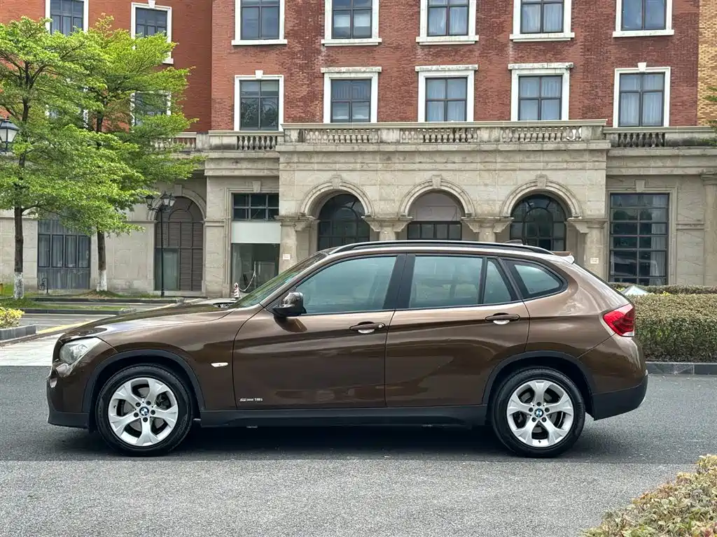 BMW X1 2012 — фото 12
