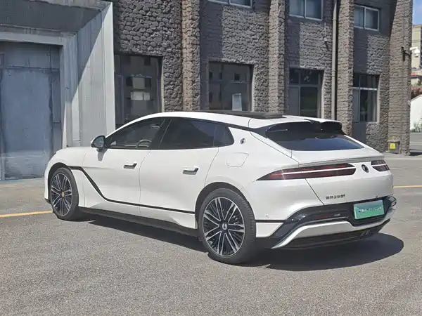 Denza Z9GT 2024