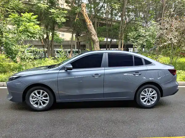 Roewe i5 2025
