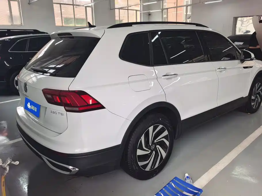 Volkswagen Tiguan L 2022