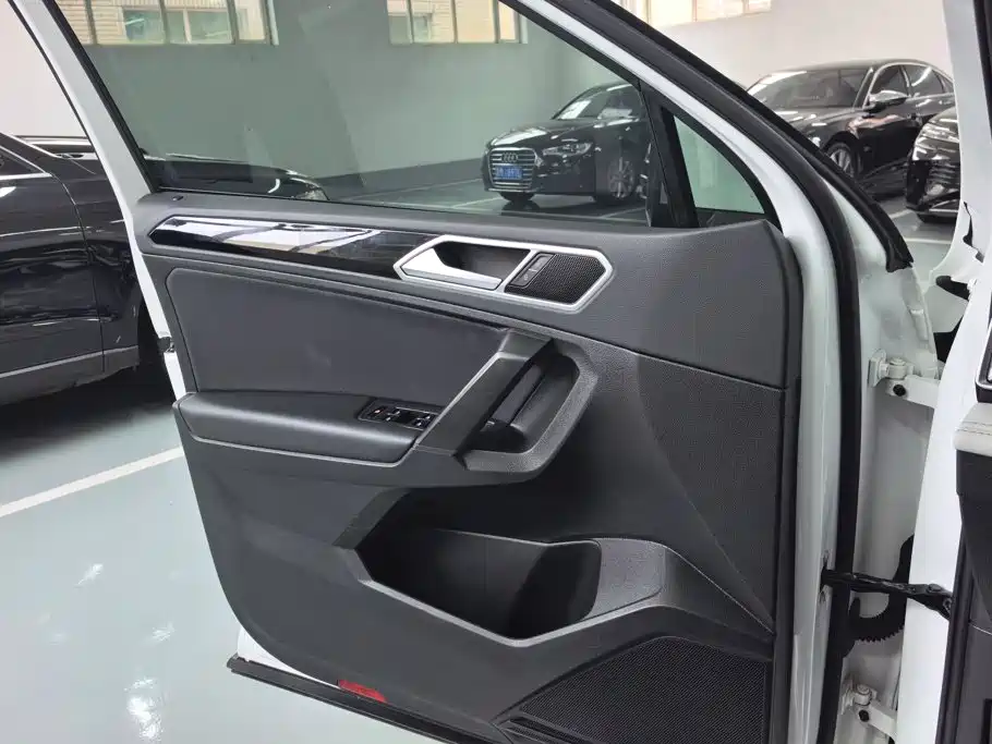 Volkswagen Tiguan L 2022