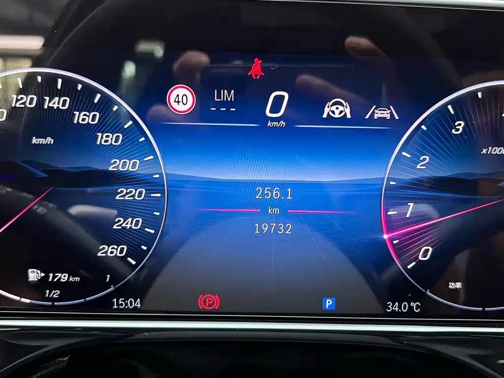 Mercedes-Benz E-Class 2025 — фото 15