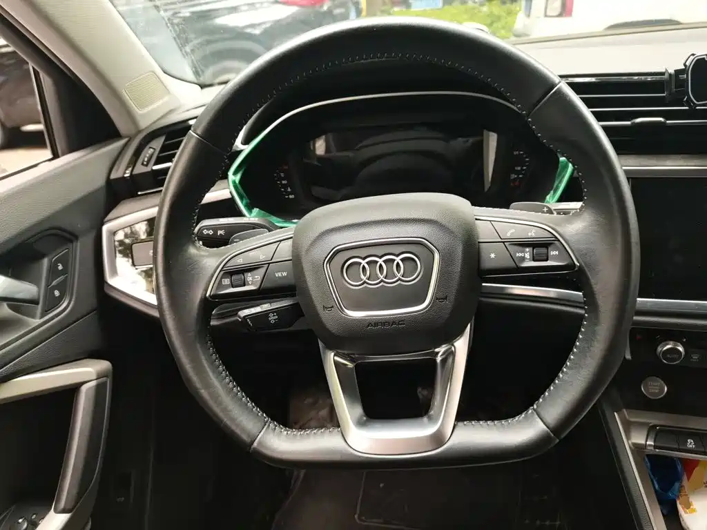 Audi Q3 2020 — фото 11