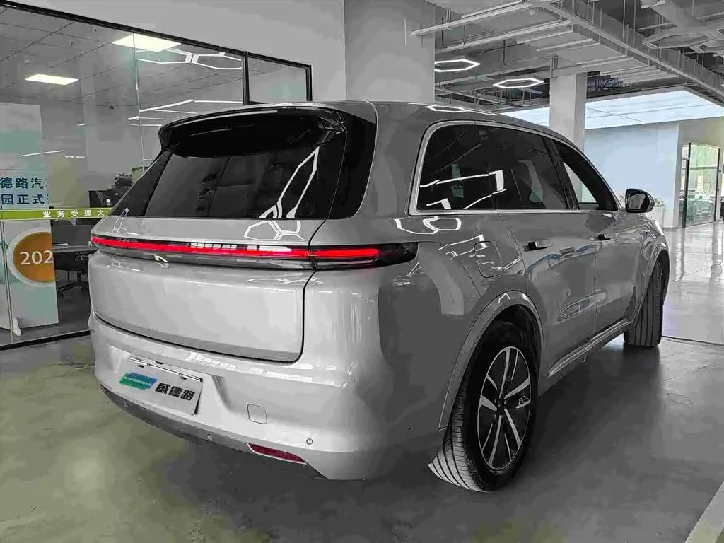 Li Auto Li L8 2024