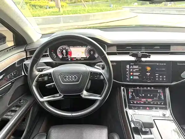 Audi A8 2021