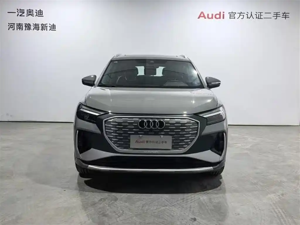 Audi Q4 e-tron 2024 — фото 2