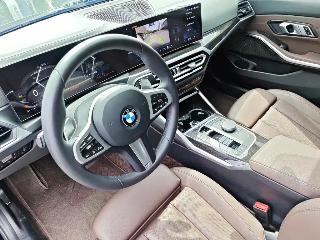 BMW 3 Series 2024 — фото 12