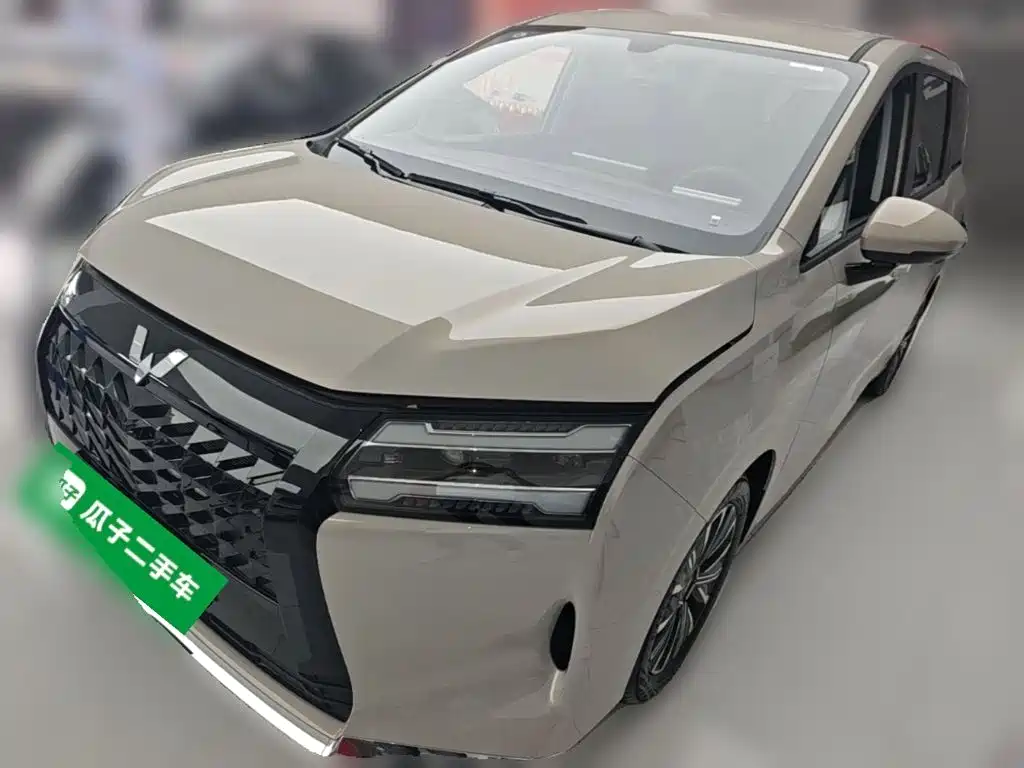 Wuling Starlight 730 EV 2025