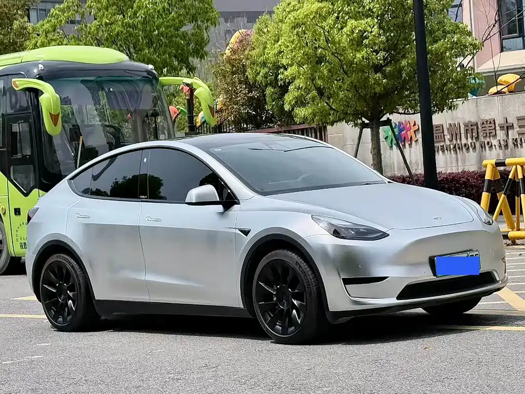 Tesla Model Y 2023 — фото 3
