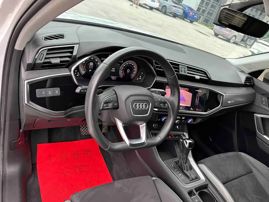 Audi Q3 2022 — фото 12