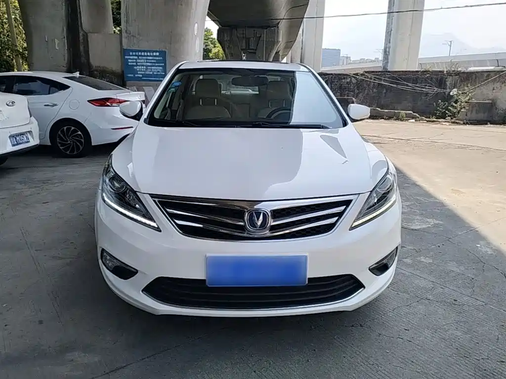 Changan Eado 2017 — фото 3