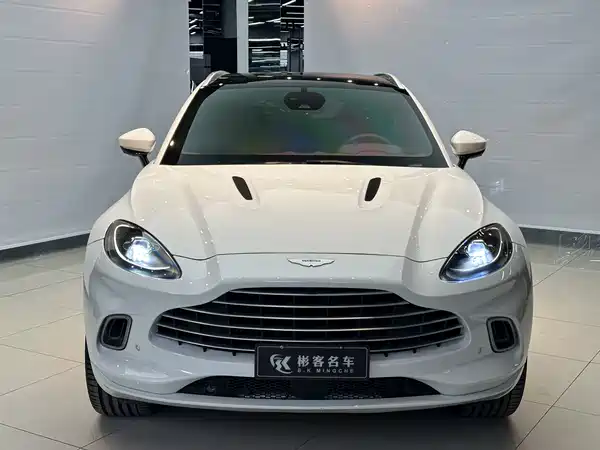 Aston Martin DBX 2022