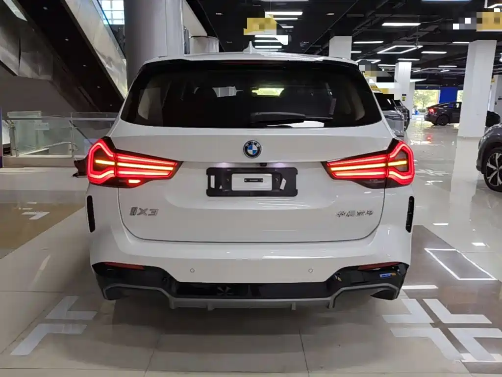 BMW iX3 2024 — фото 6