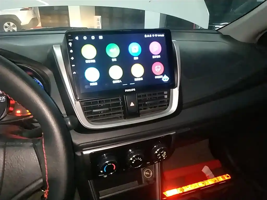 Toyota Yaris L 2018 — фото 13