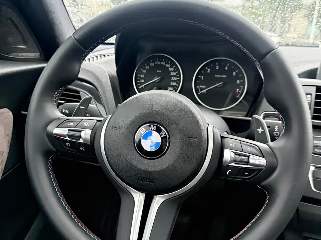 BMW 1 Series 2012 — фото 14