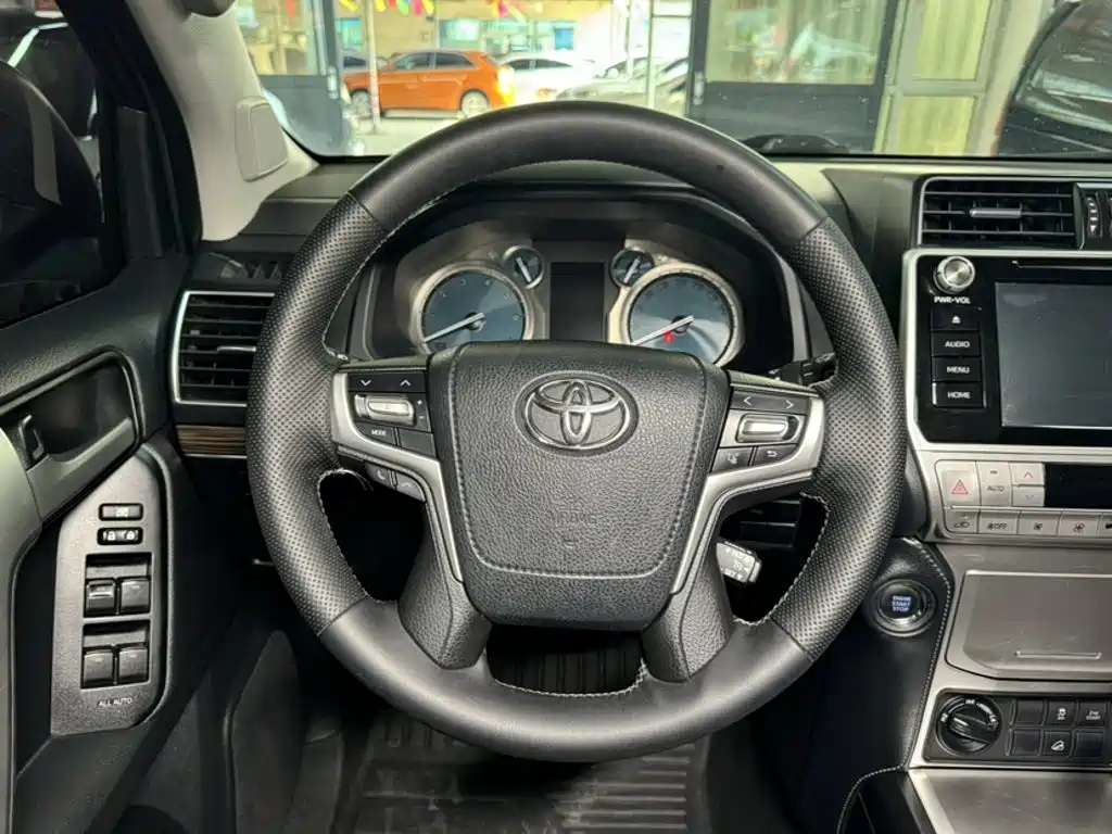 Toyota Prado 2020 — фото 15