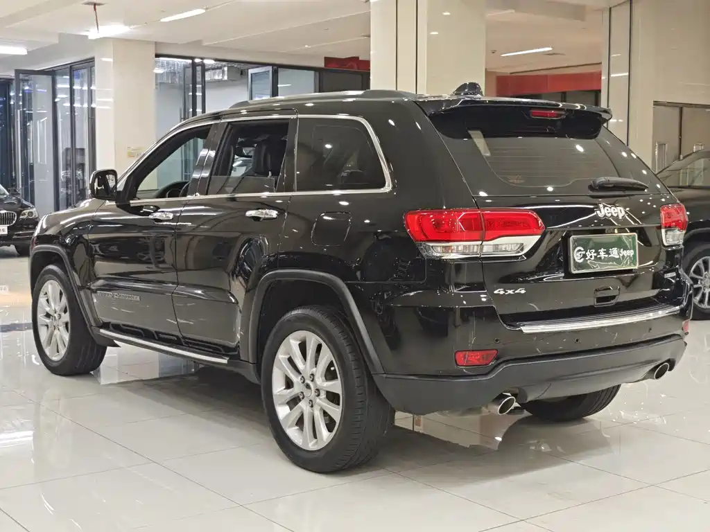 Jeep Grand Cherokee 2019 — фото 18