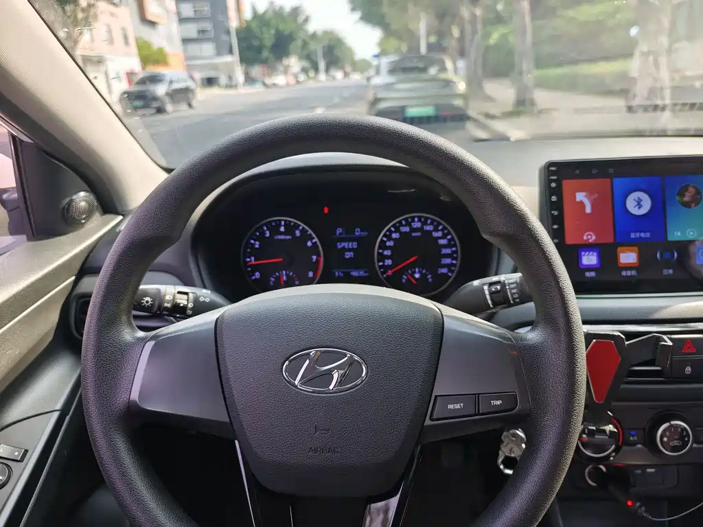 Hyundai Elantra 2020 — фото 10