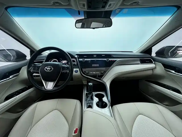 Toyota Camry 2020 — фото 5