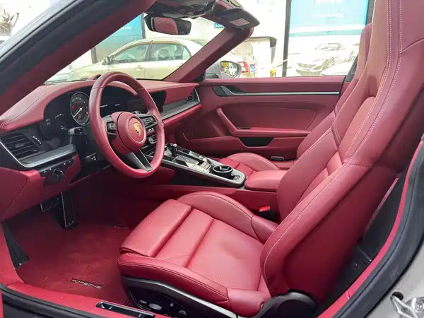 Porsche 911 2023