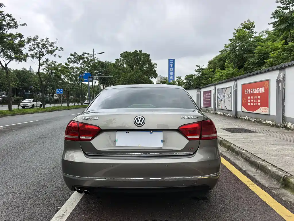 Volkswagen Passat 2014 — фото 10