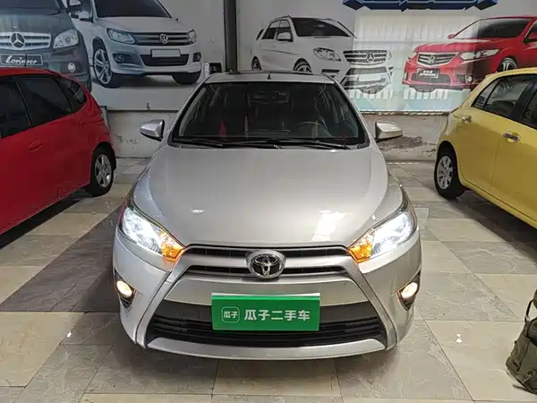 Toyota Yaris L 2015