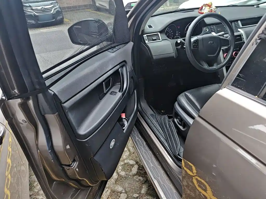 Land Rover Discovery Sport 2017 — фото 14