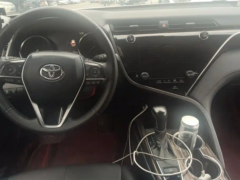 Toyota Camry 2020 — фото 12