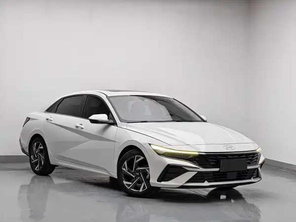 Hyundai Elantra 2023