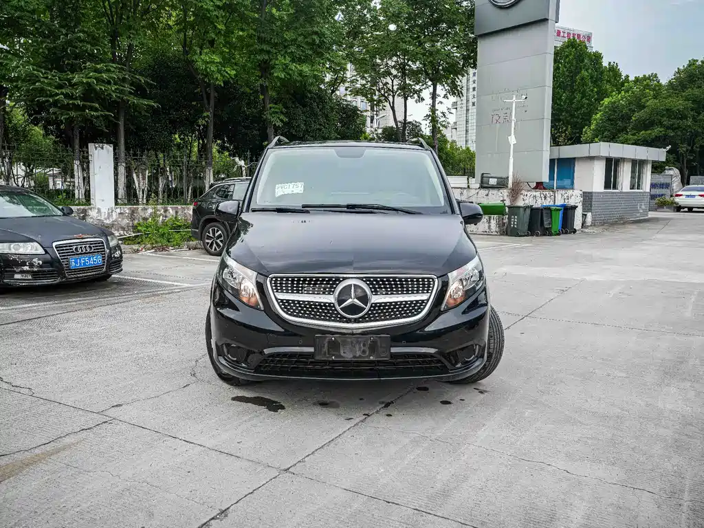 Mercedes-Benz Vito 2024 — фото 3