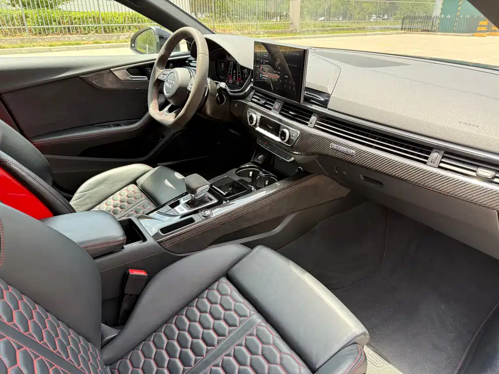 Audi RS 5 2022 — фото 11